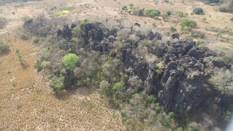 JAZIDA DE CALCÁRIO DOLOMITICO - OESTE DA BAHIA - LUIS DUARDO MAGALHAES BAHIA 5