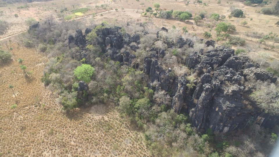 JAZIDA DE CALCÁRIO DOLOMITICO - OESTE DA BAHIA - LUIS DUARDO MAGALHAES BAHIA