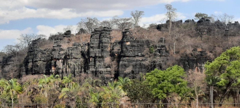 JAZIDA DE CALCÁRIO DOLOMITICO - OESTE DA BAHIA - LUIS DUARDO MAGALHAES BAHIA