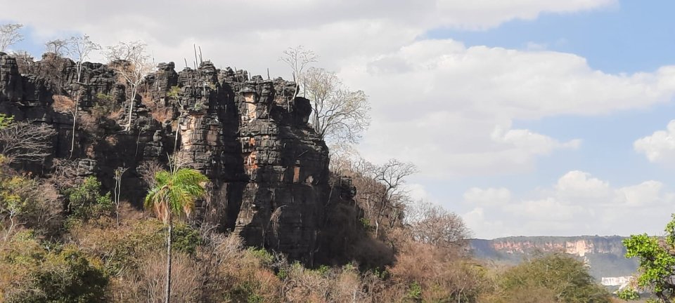 JAZIDA DE CALCÁRIO DOLOMITICO - OESTE DA BAHIA - LUIS DUARDO MAGALHAES BAHIA